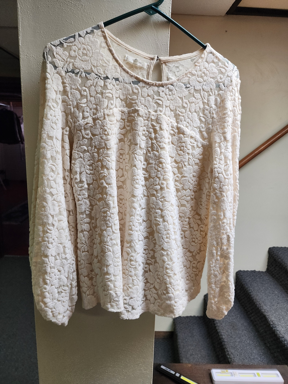 Maurices Cream 3D Lace Long Sleeve Top Sz M